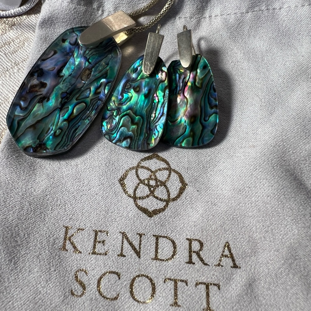 Kendra Scott Abalone shell long pendant earrings and necklace set